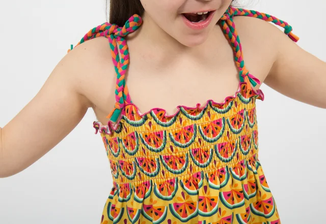 Schnittmuster Kleid mit Smoknähten