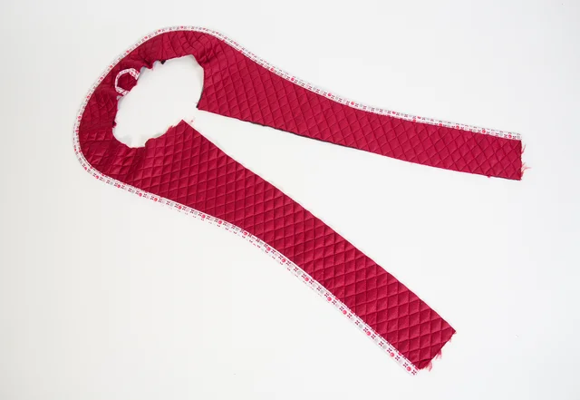 Nähanleitung Blousonkragen an Kapuzenjacke nähen: Belege zusammennähen Nähanleitung Blousonkragen an Kapuzenjacke nähen: Belege zusammennähen
