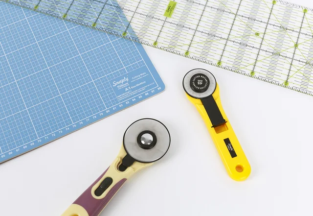 Rollschneider Schneidematte Patchwork Lineal - Nähen lernen