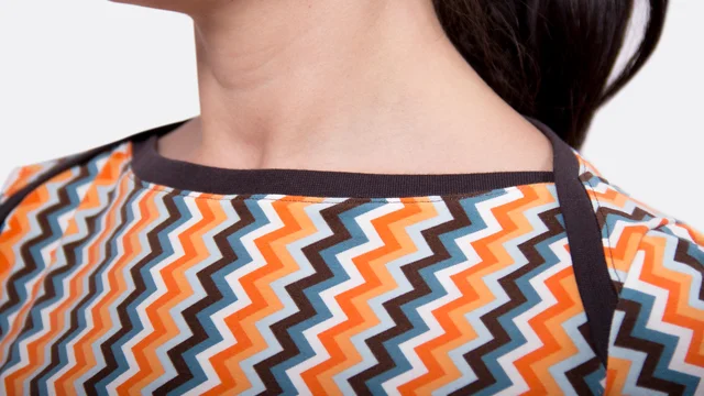 Nähanleitung amerikanischen Ausschnitt an Shirt nähen Nähanleitung amerikanischen Ausschnitt an Shirt nähen