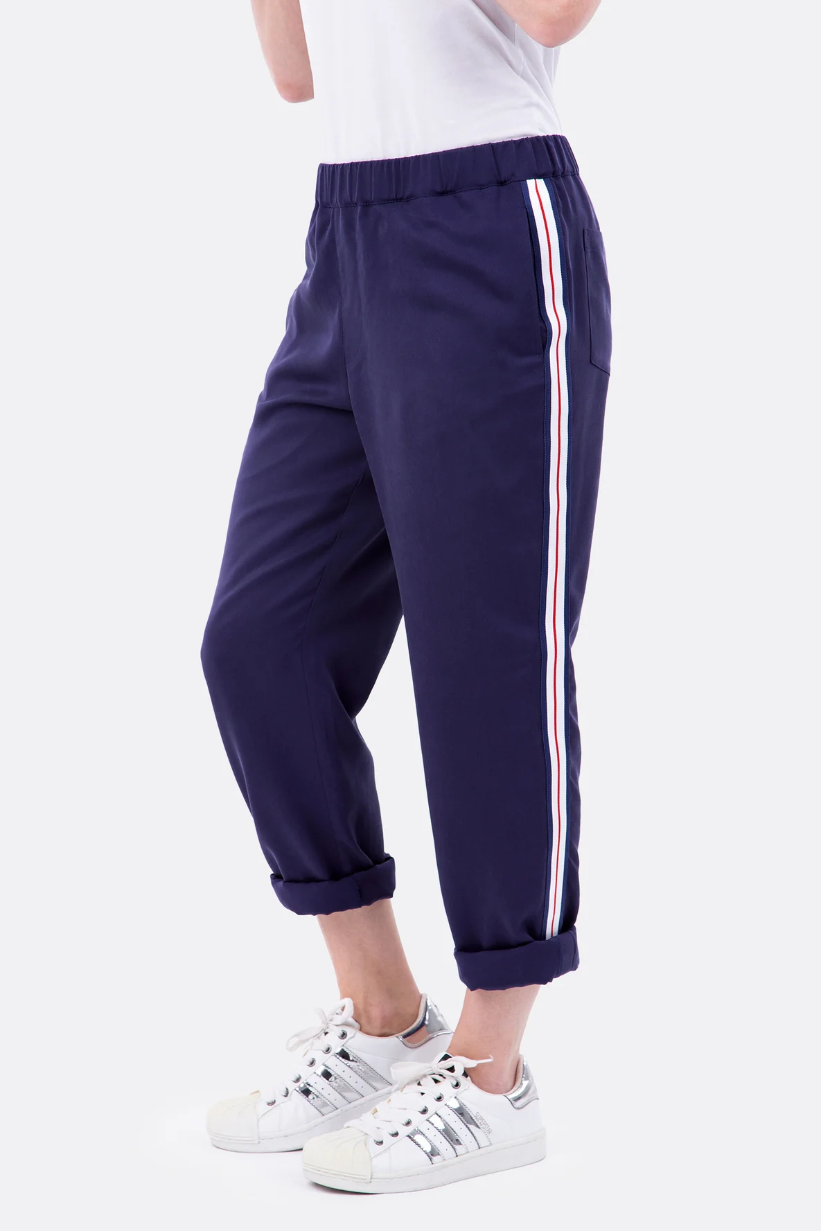 Schnittmuster Jogpants Freizeithose mit seitlichen Galonstreifen Nähanleitung