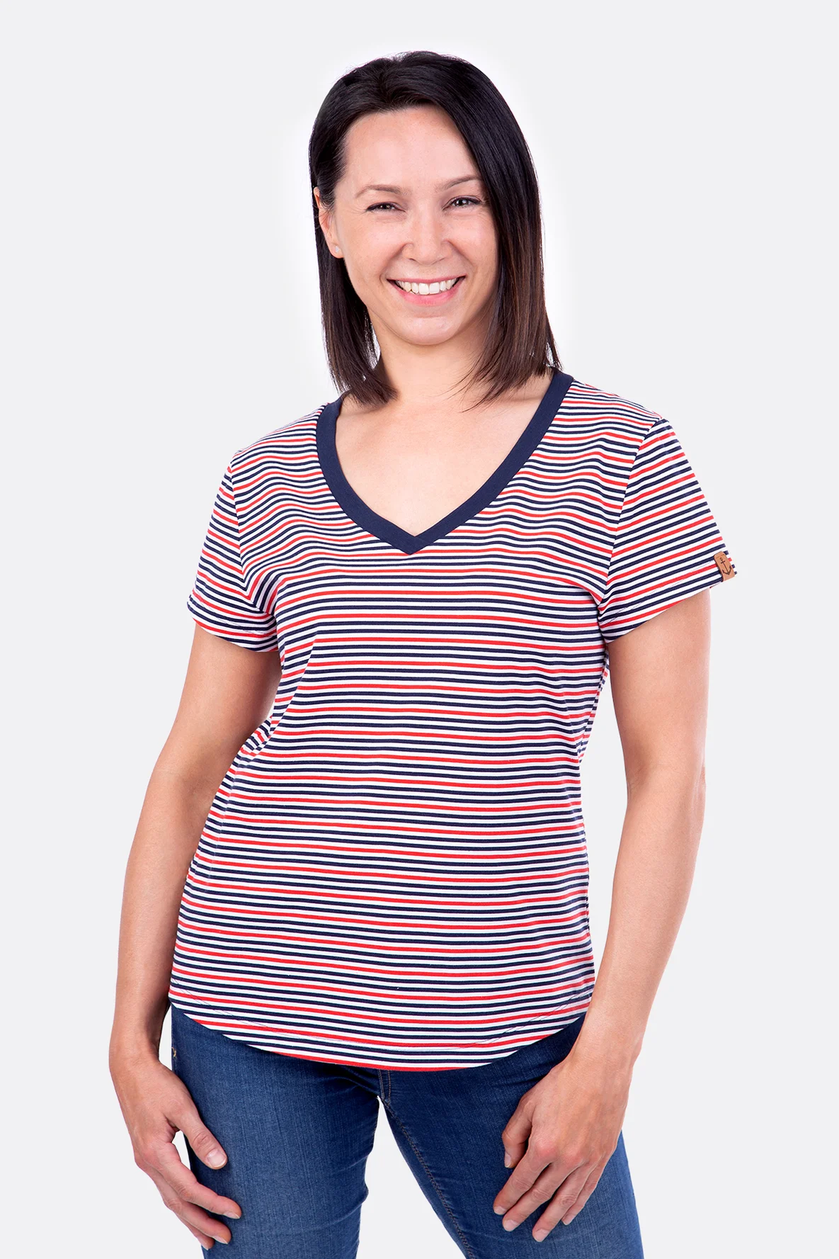 Schnittmuster Damenshirt Streifen V-Ausschnitt runder Saum
