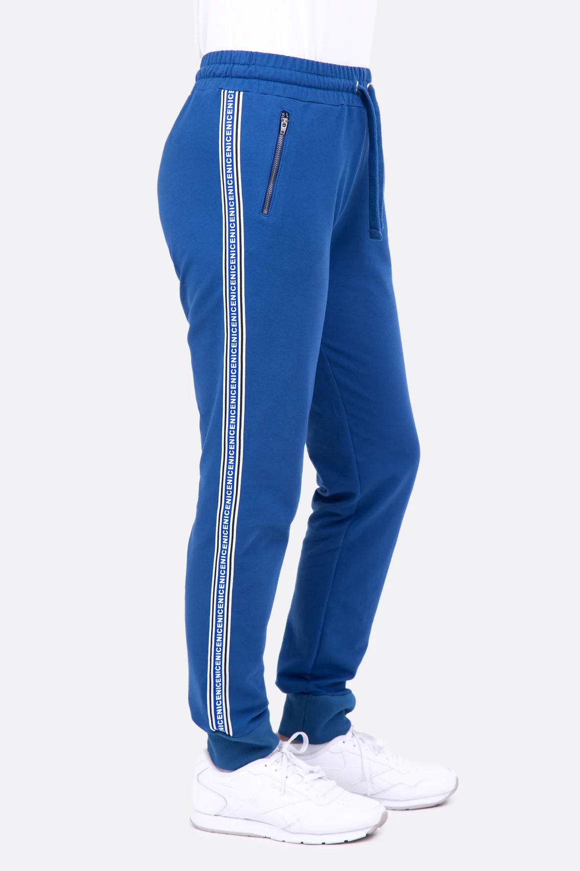 Schnittmuster Jogginghose aus Sweatstoff mit Reißverschluss-Taschen