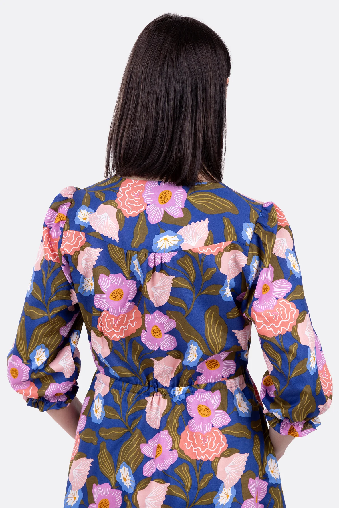 Schnittmuster Damenkleid mit Rückenpasse