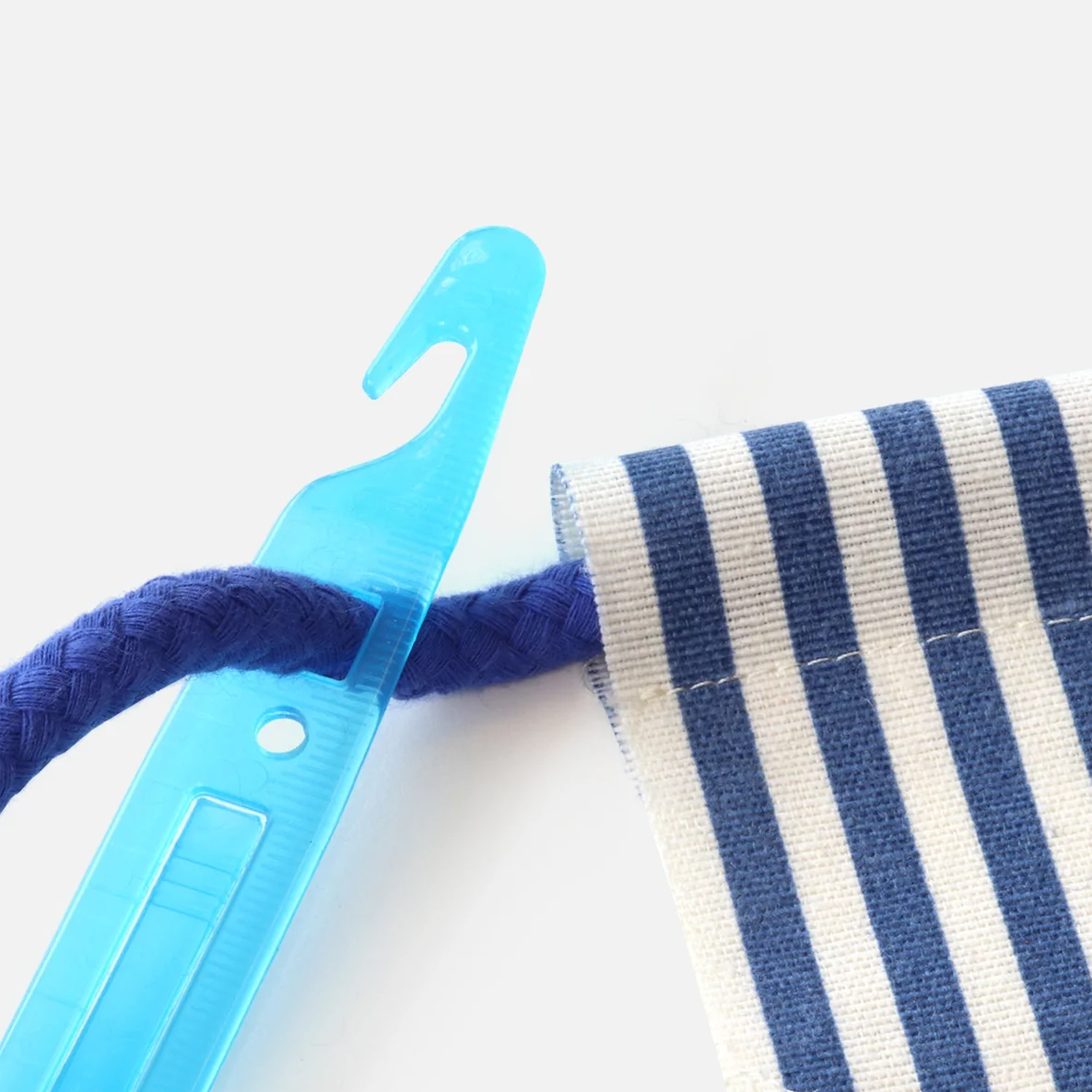 Einfädelhilfe Kordel einfädeln Zubehör DIY