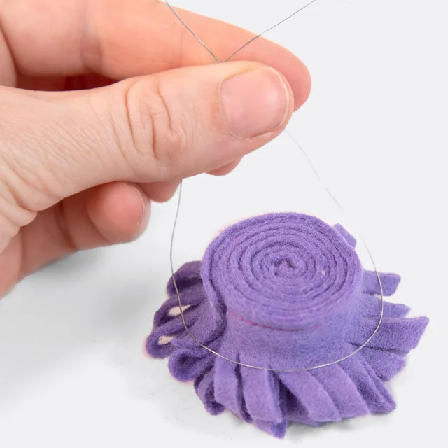 Filzblumen selber machen - Kranz binden Filzblumen selber machen - Kranz binden