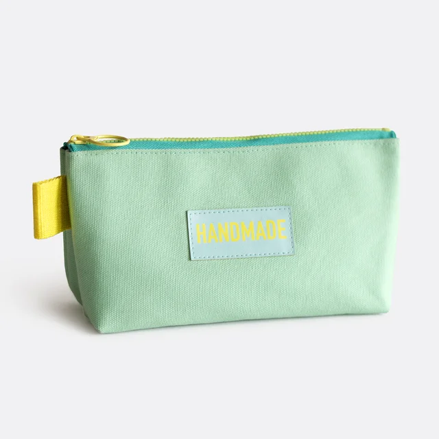 Kleine Tasche selber nähen mit Reißverschluss aus Canvas Kleine Tasche selber nähen mit Reißverschluss aus Canvas