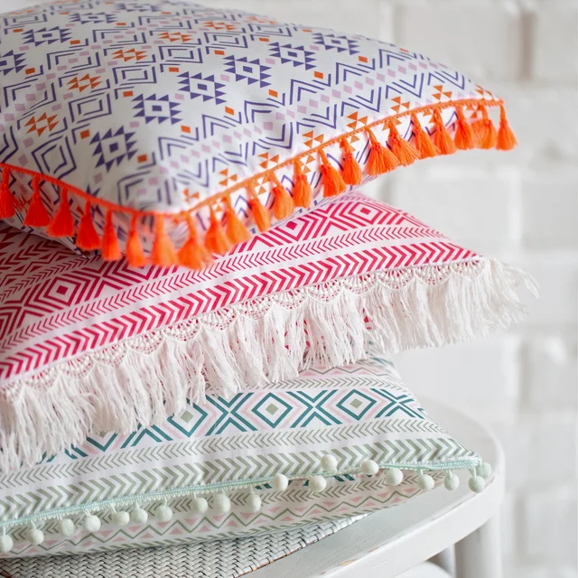 Kissen im Boho-Style mit Quasten Bommeln selber nähen Kissen im Boho-Style mit Quasten Bommeln selber nähen