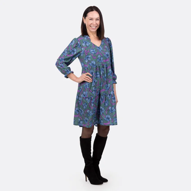 Schnittmuster Damenkleid mit Puffärmel Kragen Rüsche nähen Schnittmuster Damenkleid mit Puffärmel Kragen Rüsche nähen
